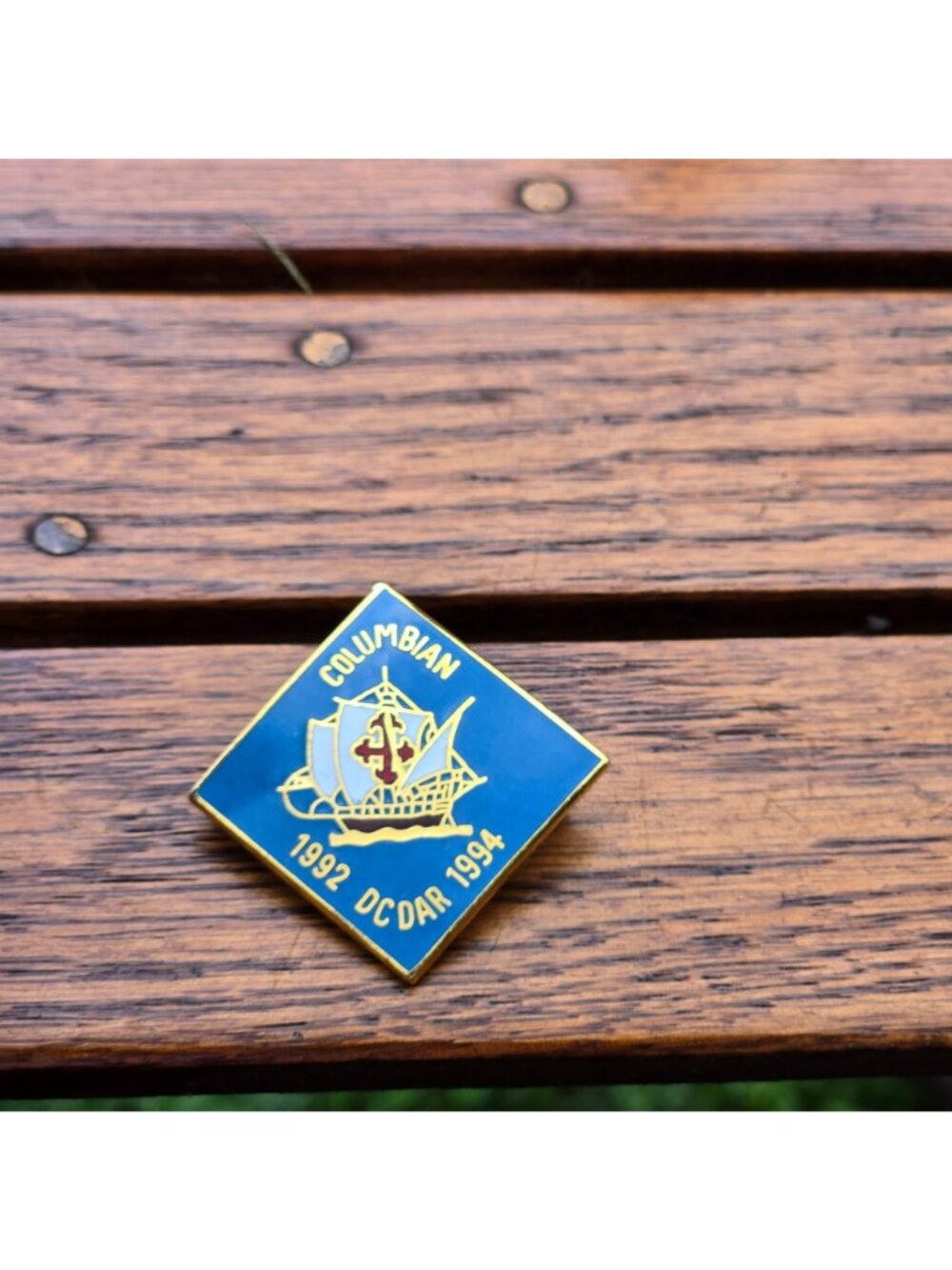 Daughters of the American Revolution DAR Gold Tone Blue Enamel Pin Brooch DC VTG - Picture 4 of 10